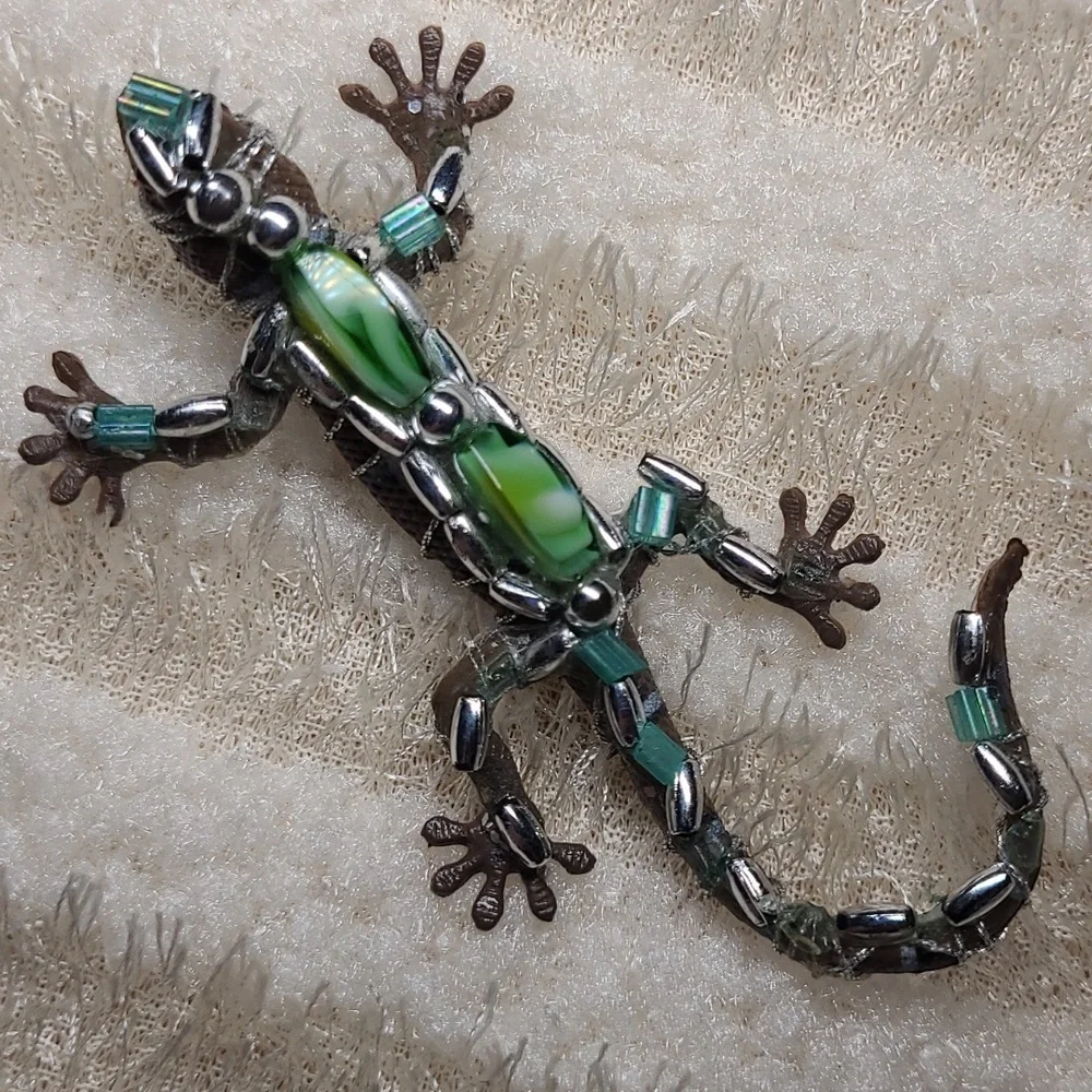 Unique Artisan Jeweled Lizard Brooch Transformer Style Hand crafted Beaded Gecko